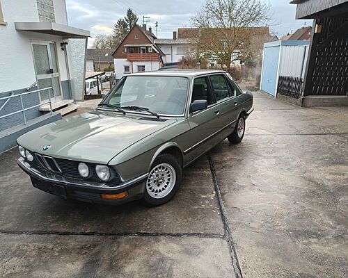 BMW 525