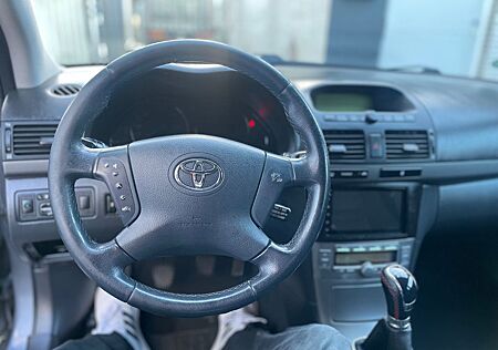 Toyota Avensis Combi 2.0 D-4D -