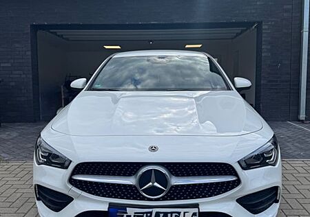 Mercedes-Benz CLA 180 AMG Line| 1. Hand |TÜV Neu