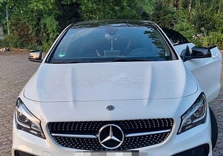Mercedes-Benz CLA 200 d 4MATIC AMG LINE -PANO-PARKTRONIC-VOLL