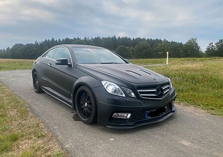 Mercedes-Benz E 220 Coupé CDI BlueEFFICIENCY ELEGANC...