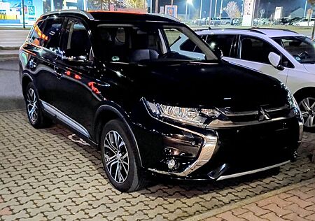 Mitsubishi Outlander 2.0 MIVEC Plus ClearTec 4WD CVT Plus