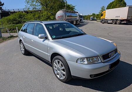 Audi A4 2.4 Avant - TÜV neu ohne Mängel