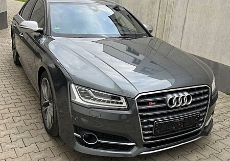 Audi S8 4.0 TFSI quattro
