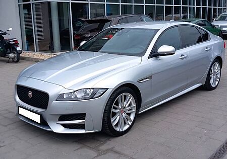 Jaguar XF 2.0d R-Sport AWD 132kW A8