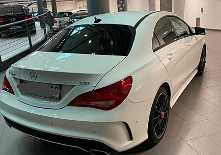 Mercedes-Benz CLA 220 d 4MATIC DCT AMG Line AMG Line