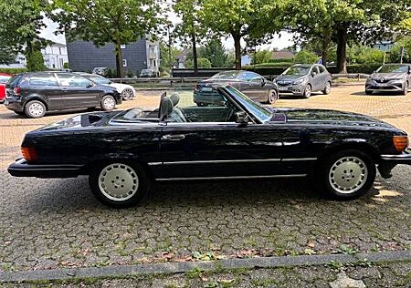 Mercedes-Benz SL 560