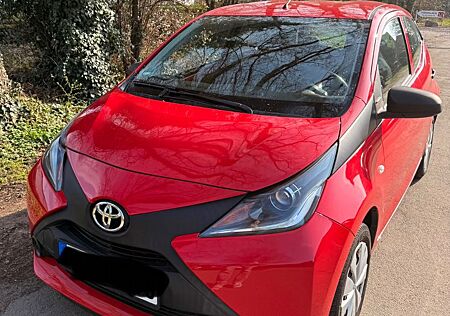 Toyota Aygo (X) Aygo (X) 1,0-l-VVT-i x x