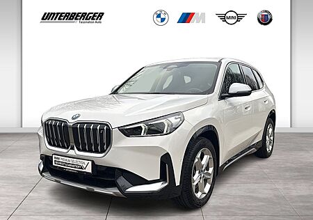 BMW iX1 xDrive30 xLine HUD DA+ PA+ Sportsitz Komfort