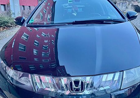 Honda Civic 1.8 i-SHIFT Sport