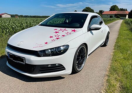 Volkswagen Scirocco gepflegt mit hochwertigen Umbauten