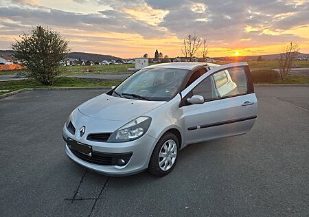 Renault Clio 3 1.6 16V 88PS Zahnriemen TÜV neu