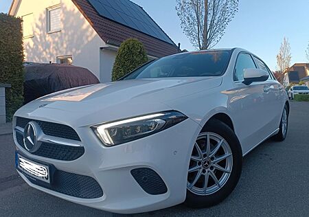 Mercedes-Benz A 200 -