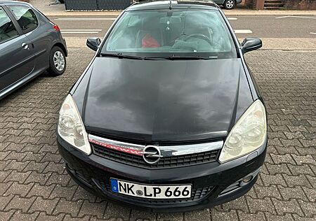 Opel Astra Cosmo 1.9 CDTI 110kW Cosmo