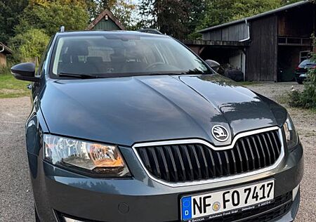 Skoda Octavia 1.6 TDI DSG Ambition Combi Ambition