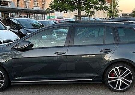 VW Golf Volkswagen GTD Variant | AHK | Leder | Panorama | TÜV