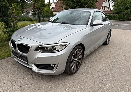 BMW 220 2 Coupe i Advantage,NAVI,1.HAND, AUT.18ZOLL