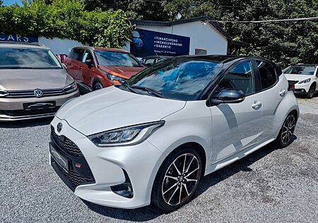 Toyota Yaris 1.5 GR Sport HEADUP / NAVI / AUTOM./LED