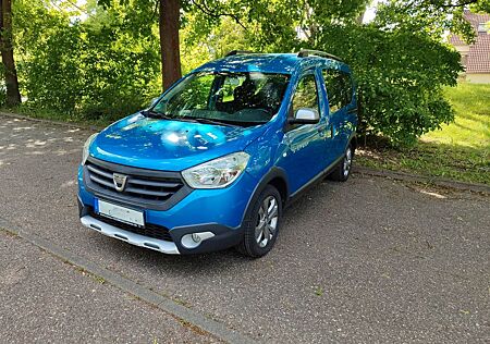 Dacia Dokker TCe 115 Stepway Celebration Stepway C...