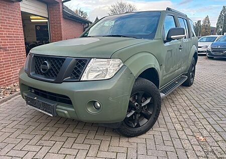 Nissan Pathfinder 4WD EX BUNDESWEHR