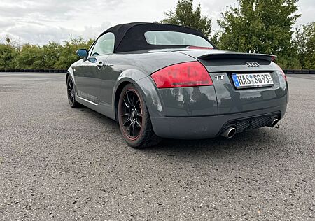 Audi TT Roadster 1.8T quattro | bis 10.11 Reduziert