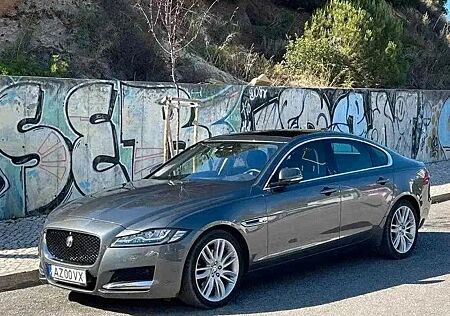 Jaguar XF 20d 180PS Portfolio Automatik Portfolio