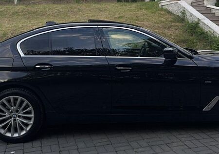 BMW 520d xDrive A Luxury Line Luxury Line