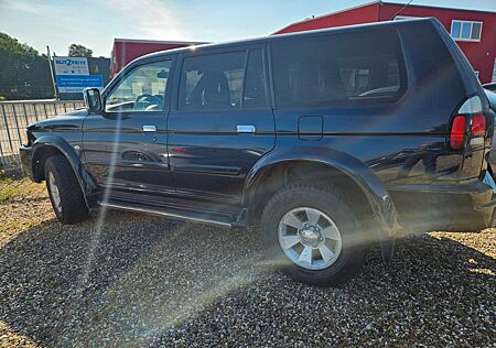 Mitsubishi Pajero Sport 2.5 TD Intense 1.Hand Scheckheft