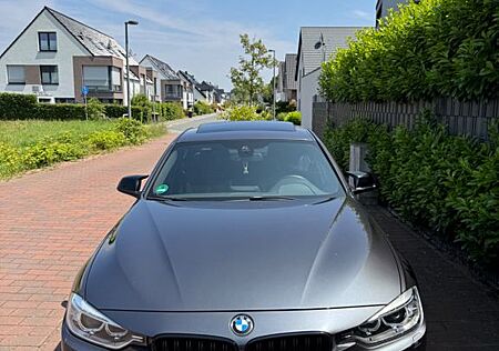 BMW 320D / M-Paket / 19 Zoll / CarPlay / Nachl. Frei