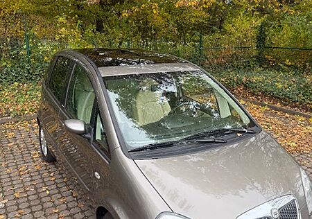 Lancia Musa 1.4 16v Platino Platino