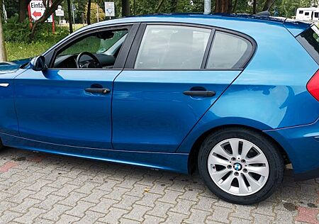 BMW 116i aus 1.Hand TÜV 04.26 PDC SHZ KLIMA