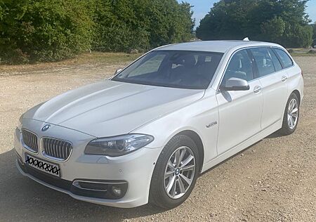 BMW 520d xDrive Touring A Luxury Line Luxury Line