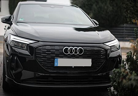 Audi Q4 e-tron 40 e-tron -