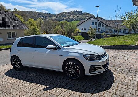VW Golf Volkswagen 2.0 TDI GTD