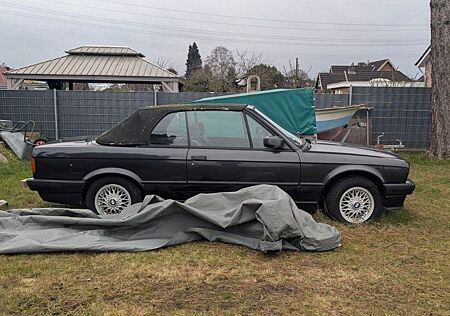 BMW 320i Cabrio E30
