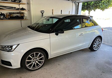 Audi A1 1.4 TFSI design Xenon, Sound System