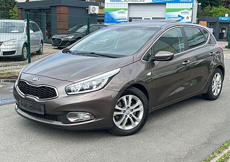Kia Cee'd Ceed Dream Team Navi RfKamera T-Leder SHZ