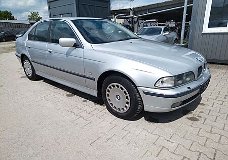 BMW 523i M PAKET+NAVI+TEMPOMAT+El.MEMORYSITZ+PDC