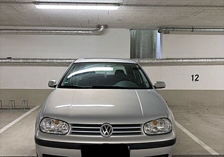 VW Golf Volkswagen 4 1.6 AUTOMATIK - TÜV + Service NEU