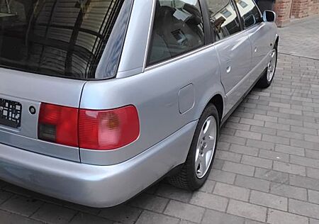 Audi A6 2.8 Avant Auto quattro 142kW quattro