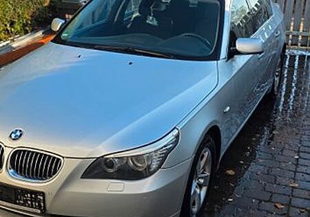 BMW 523i -