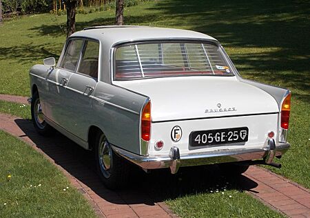 Peugeot 404