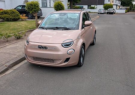 Fiat 500E ICON Limousine 42 kWh (Rosé Gold Metallic)