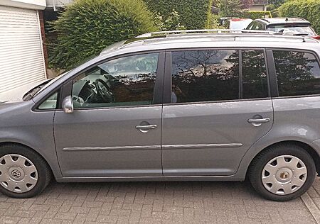 VW Touran Volkswagen 1.4 TSI 125 kW DSG Highline Highline