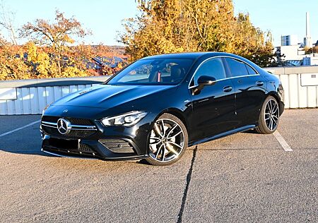 Mercedes-Benz CLA 35 AMG Mercedes-AMG CLA 35 4MATIC DCT Me..