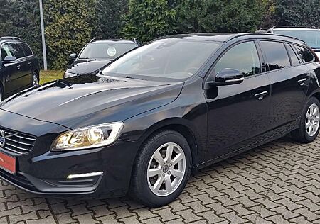 Volvo V60 D2 Leder Navi AHK TÜV Garantie Zahnriemen ne