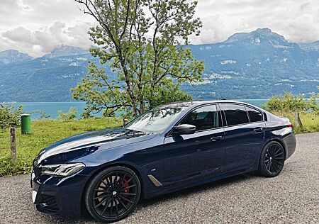 BMW M550i xDrive A -