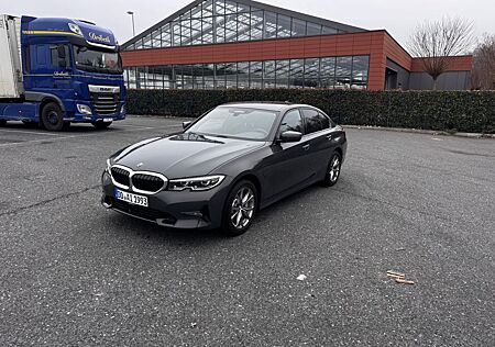 BMW 330e Sport Line Automatik Sport Line