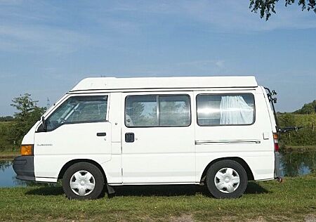Mitsubishi L300