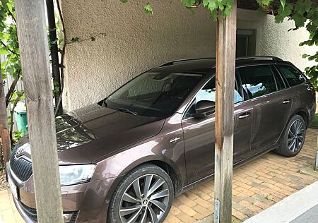 Skoda Octavia Combi 2.0 TDI DSG L&K, Navi, Standheizg.